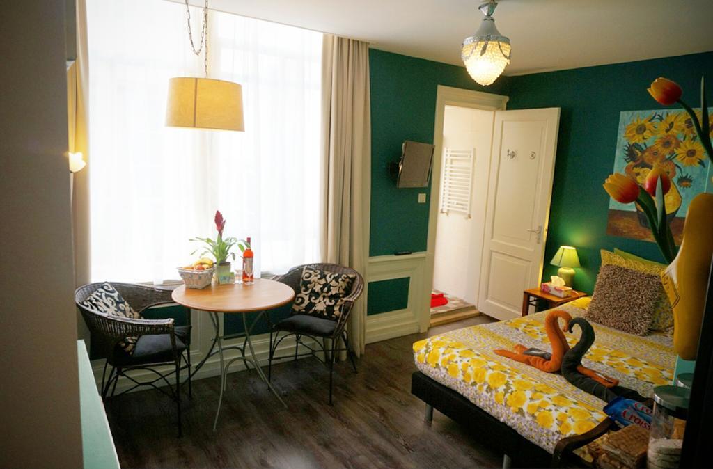 Tulip Of Amsterdam Bed & Breakfast Стая снимка