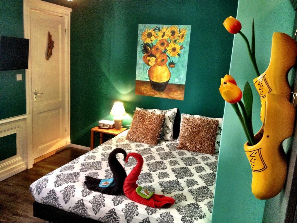 Tulip Of Amsterdam Bed & Breakfast Стая снимка