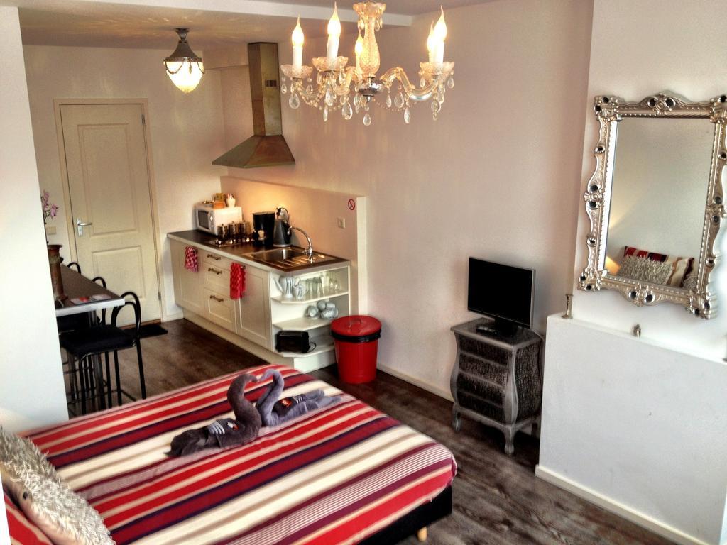 Tulip Of Amsterdam Bed & Breakfast Стая снимка